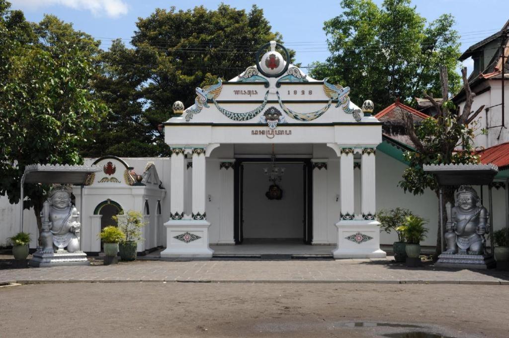 Oyo 91532 Malioboro Guesthouse Jogyakarta Zewnętrze zdjęcie